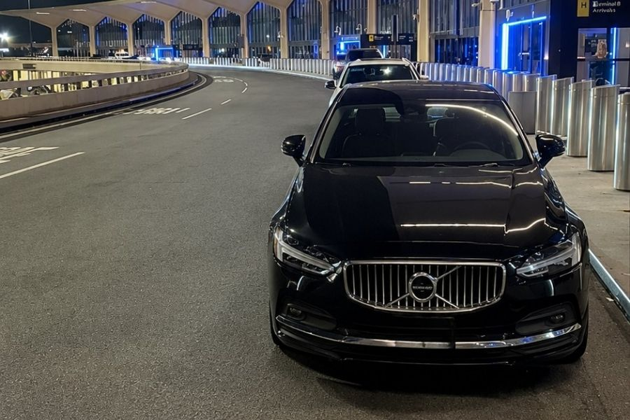 Newark Airport Pick-up at Night